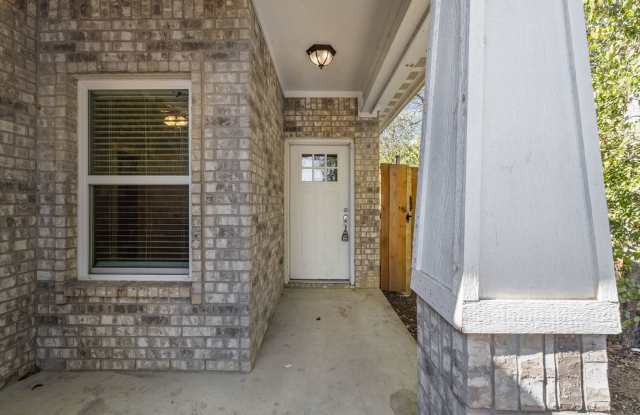 Amazing in Alvarado - 708 South Rusk Avenue, Alvarado, TX 76009