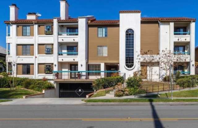 Golden Hill Gem: Spacious Furnished 2BR with City Convenience photos photos