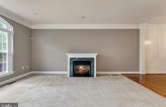 5053 DONOVAN Drive Gallery 2