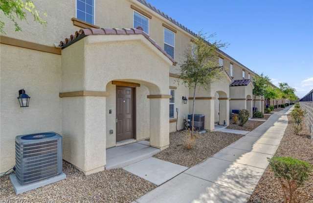 5208 Steep Cliffs Avenue Gallery 3