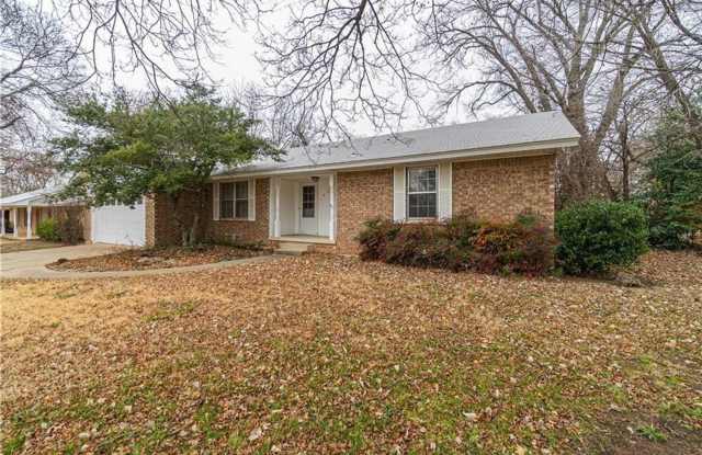 PRELEASING - July 2027 - Spacious Home With Two Living Areas! Pet negotiable! Gallery 1