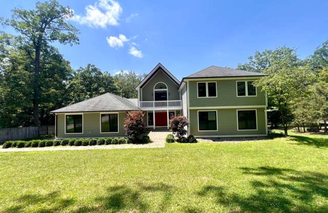 Cranberry - 6 bedroom 4 bathroom - Stunning Home with Inground Pool - 136 Wiegand Drive, Cranberry Township, PA 16066