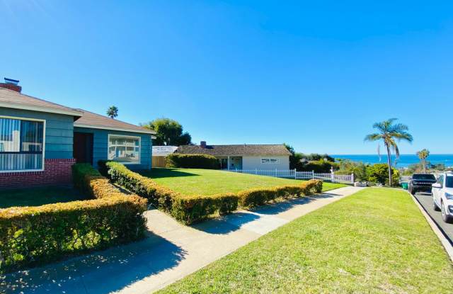 Perfect 2BD/1.5BA Point Loma Home w/ Ocean Views! Available December - $4,395/mo! Gallery 1