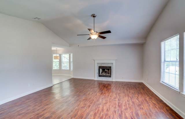 3 Bed | 2 Bath in Bixby! Gallery 4