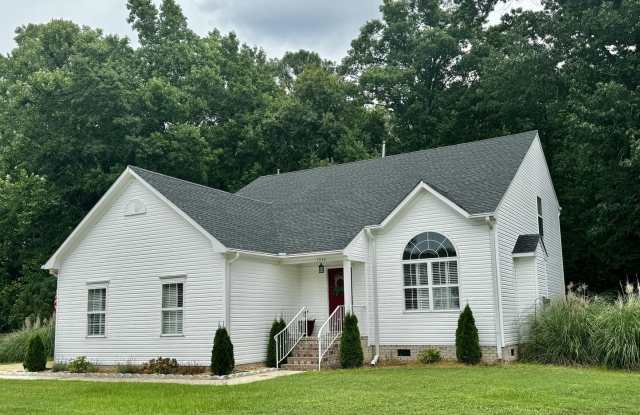 Beautiful 3 bed, 2.5 bath home with a spacious loft and an open floor plan. photos photos