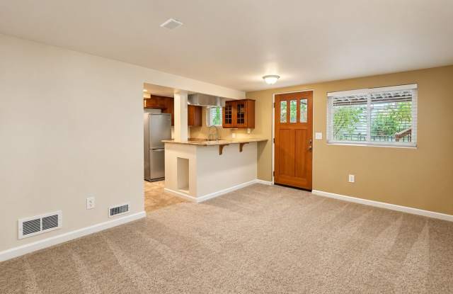 3Bd/1.75Ba Seattle Home Gallery 4
