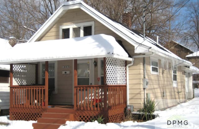 1045 McCullough - 1045 Mccullough Street, Lansing, MI 48912