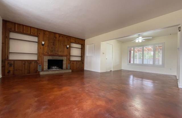 1310 E MISSOURI Avenue Gallery 4