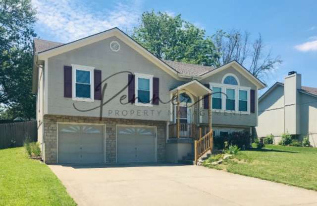 308 NE TOPAZ DR photos photos