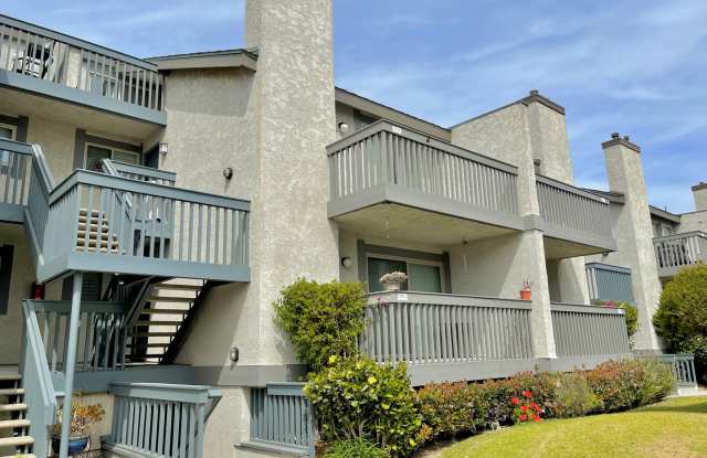 2 Bedroom + 2 Bathroom w/ Loft! | Harborwalk in Hollywood Beach | Oxnard | Unfurnished Gallery 1