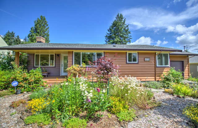West Olympia 2bd 1 bath Cottage Rambler with Garden Space photos photos West Olympia 2bd 1 bath Cottage Rambler with Garden Space photos photos