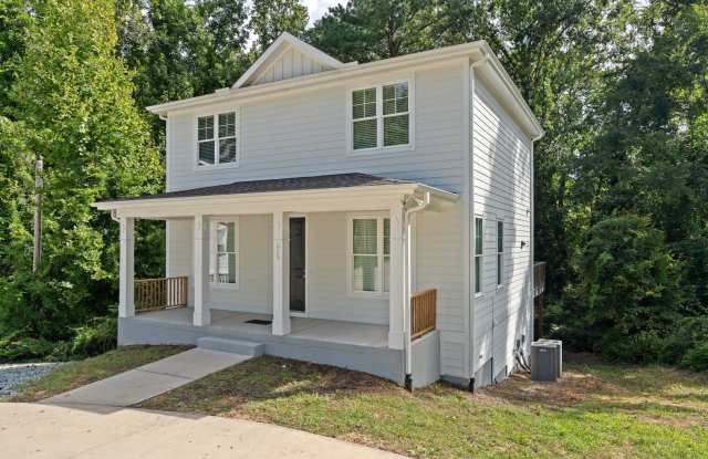 6 Bedroom 6 Bathroom Offering a 6 Month Lease for Spring Semester 2025! - 315 Smith Level Road, Orange County, NC 27516
