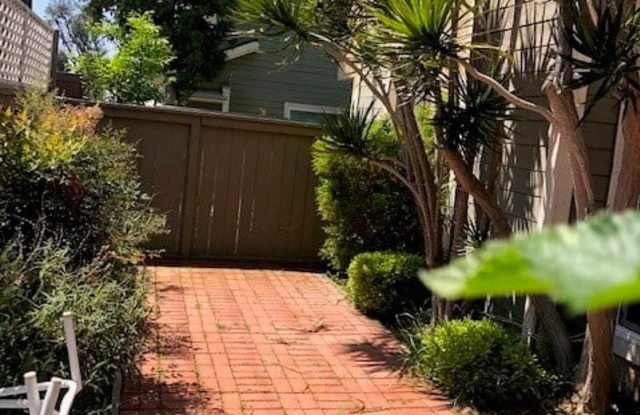 2528 Alder Ln. Gallery 2