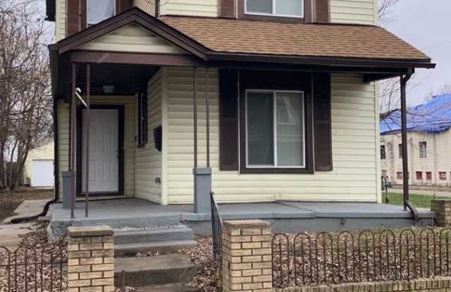 105 South Irwin Street photos photos