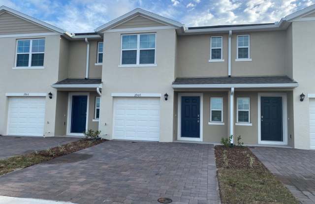 3 Bedroom 2.5 Bath Townhouse in Harmony West for RENT! - 2907 Brie Hammock Bend, Osceola County, FL 34773