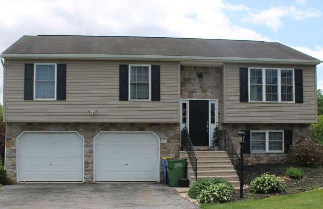 Raised Rancher * MOVE IN SPECIAL* photos photos