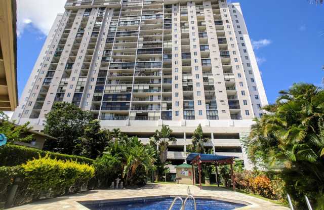 Golf Course, DH View 2 BR / 2 Bath w/2 Assigned Parking @ Fairway House - 2916 Date Street, Honolulu, HI 96816 Golf Course, DH View 2 BR / 2 Bath w/2 Assigned Parking @ Fairway House - 2916 Date Street, Honolulu, HI 96816