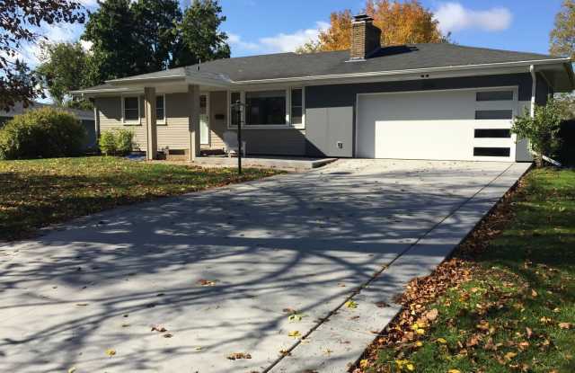 Gorgeous, Modern Single Family Home - Huge Yard in Great Minnetonka Location! - 2632 Cedar Crest Road West, Minnetonka, MN 55305
