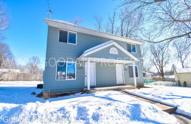 3307 61st St - 3307 61st Street, Des Moines, IA 50322