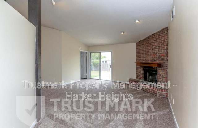 2503 Limestone Gallery 3