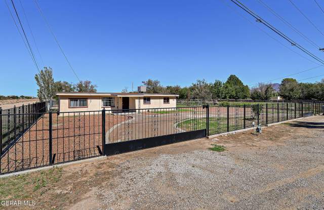 885 Gomez Road - 885 Gomez Road, El Paso, TX 79932