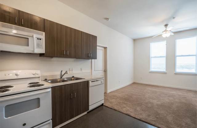 715 Woodland Apartments - Affordable Housing Gallery 4
