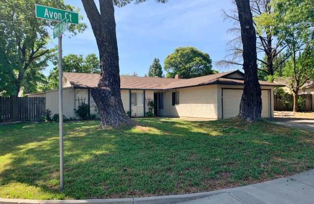 3 Bedroom One Story Corner Lot Dixon *STAR RENTALS Gallery 3
