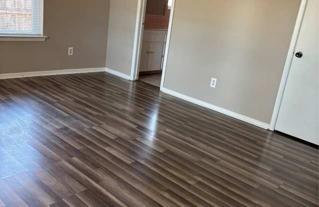 627 S Rough Creek Court Gallery 2