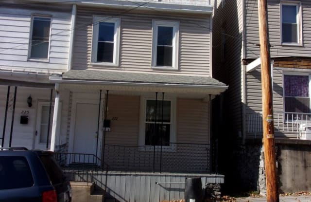 227 Jefferson Street - 227 Jefferson Street, Steelton, PA 17113