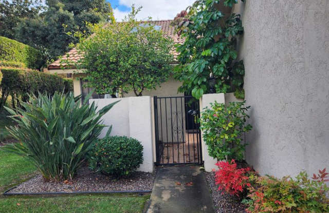 BEAUTIFUL TWO BED, TWO BATH HOME! 55+ COMMUNITY Gallery 4