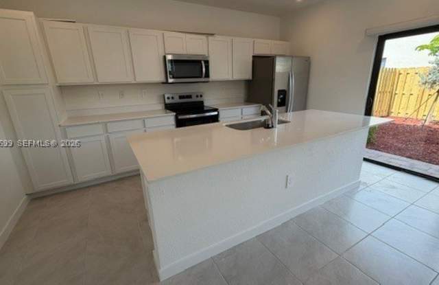 1302 NE 4th Ave photos photos 1302 NE 4th Ave photos photos