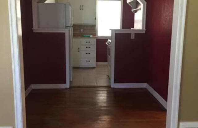 500 W Southside Boulevard Gallery 2