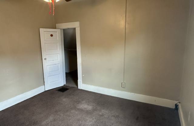 1815 1/2 Fletcher Street - 2 Gallery 3