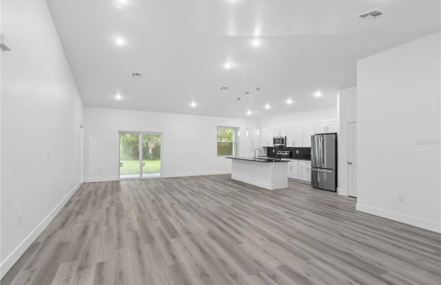 1449 KATHLEEN Road Gallery 3