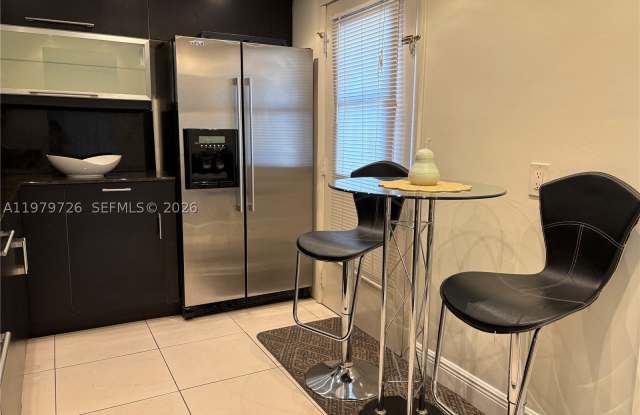 3301 N Country Club Dr Gallery 4