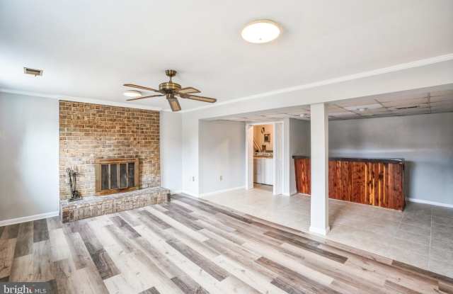 12814 WHITEHOLM Drive Gallery 4