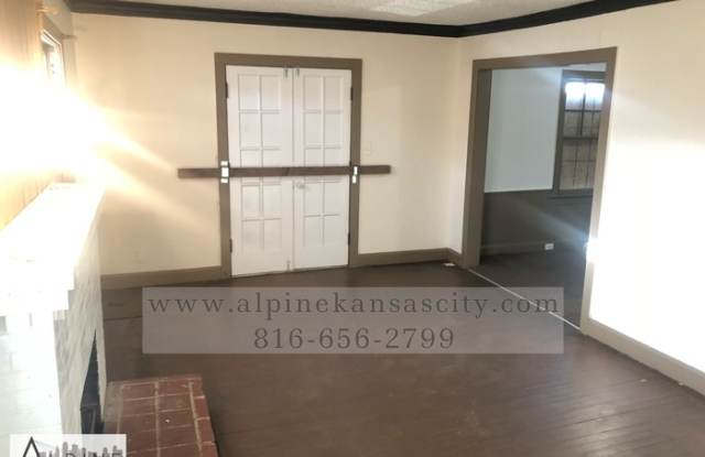 5406 Michigan Avenue Gallery 3
