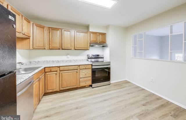 6403 ENTWOOD Court Gallery 2