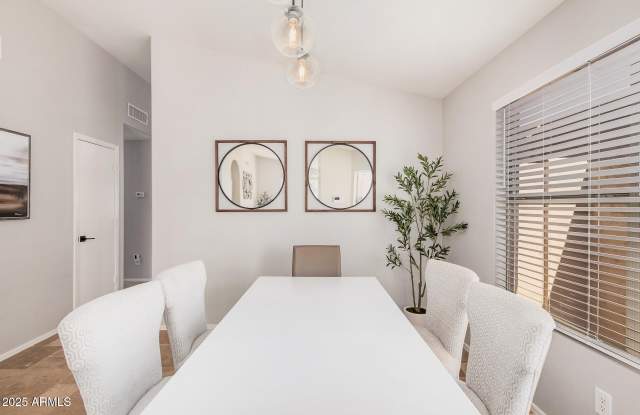 4632 E MOSSMAN Road Gallery 4