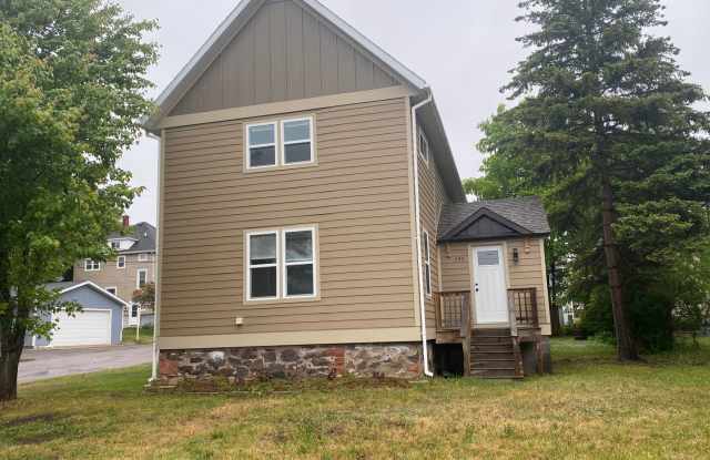 3 BEDROOM HANCOCK HOUSE / 2 CAR GARAGE photos photos