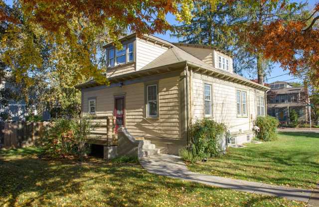 Ready now! Charming corner lot home for lease in Eastport! Gallery 3