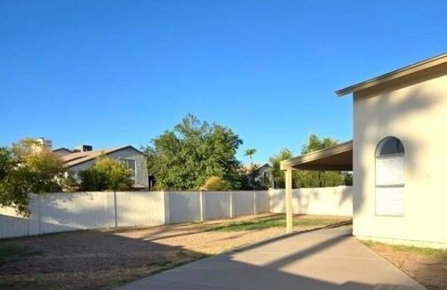 19802 N 48TH Drive Gallery 3