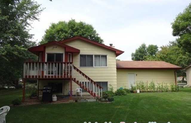 9852 Forestview Lane N Gallery 2