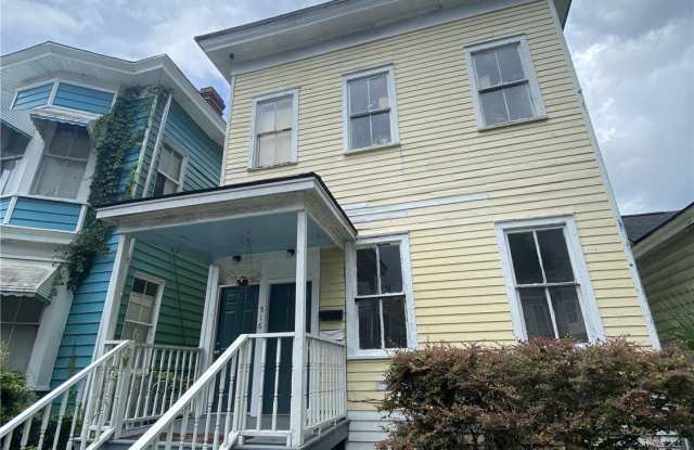 516 W 38th St photos photos