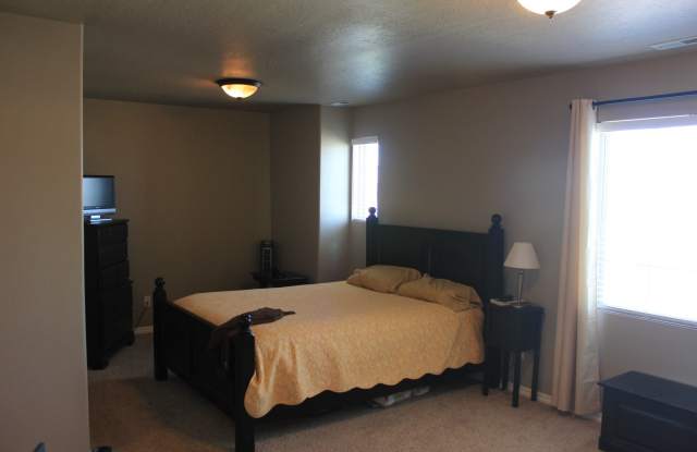 Spacious 3 Bedroom In Stansbury Park- Showings after September 3rd, 2025 photos photos