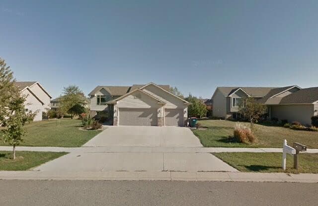4782 Liverpool Plaza North West - 4782 Liverpool Pl NW, Rochester, MN 55901