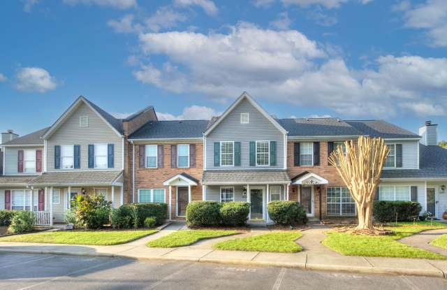Discover this beautifully updated Raintree townhome featuring an open floor plan and a range of contemporary enhancements. Gallery 3