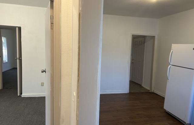 1303 Bell Street - 5 photos photos