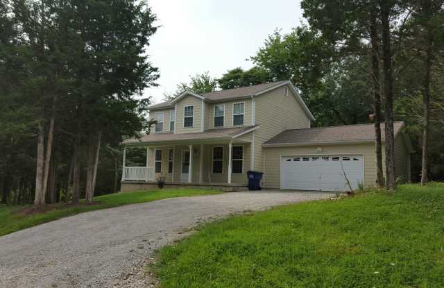 Large home on 5-acre lot, Washington School District Gallery 1