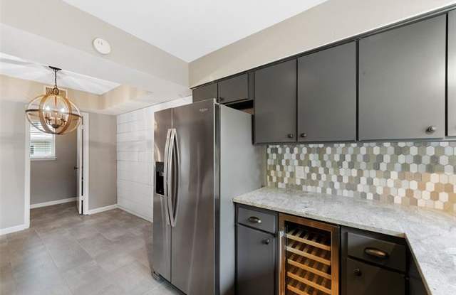 1953 Shorewood Drive Gallery 3